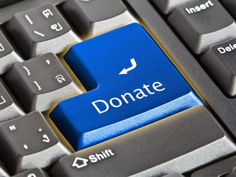 donate button on a computer keyboard