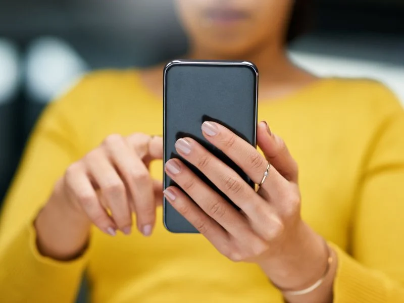 woman using a cell phone